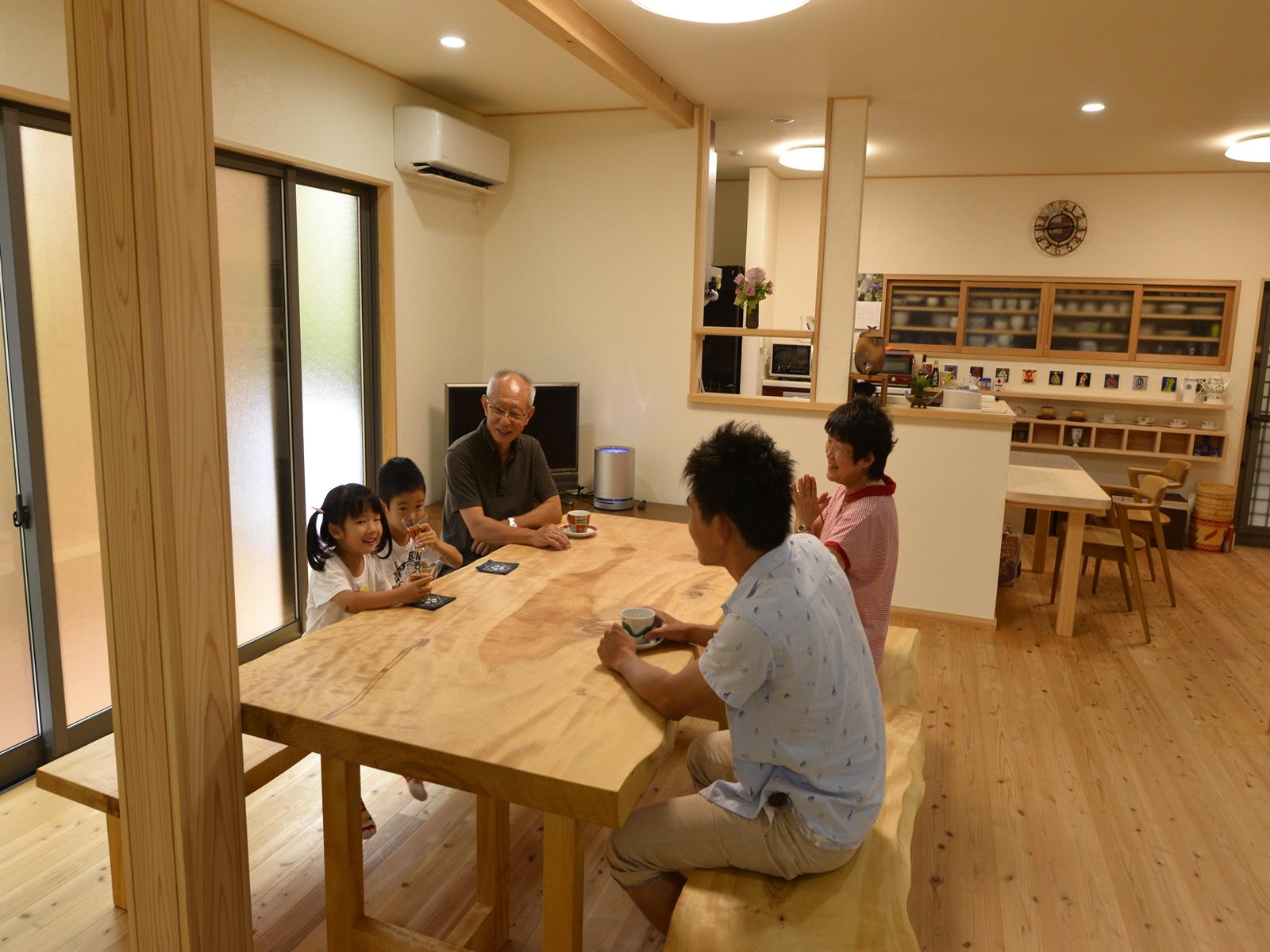 ダイニングにて