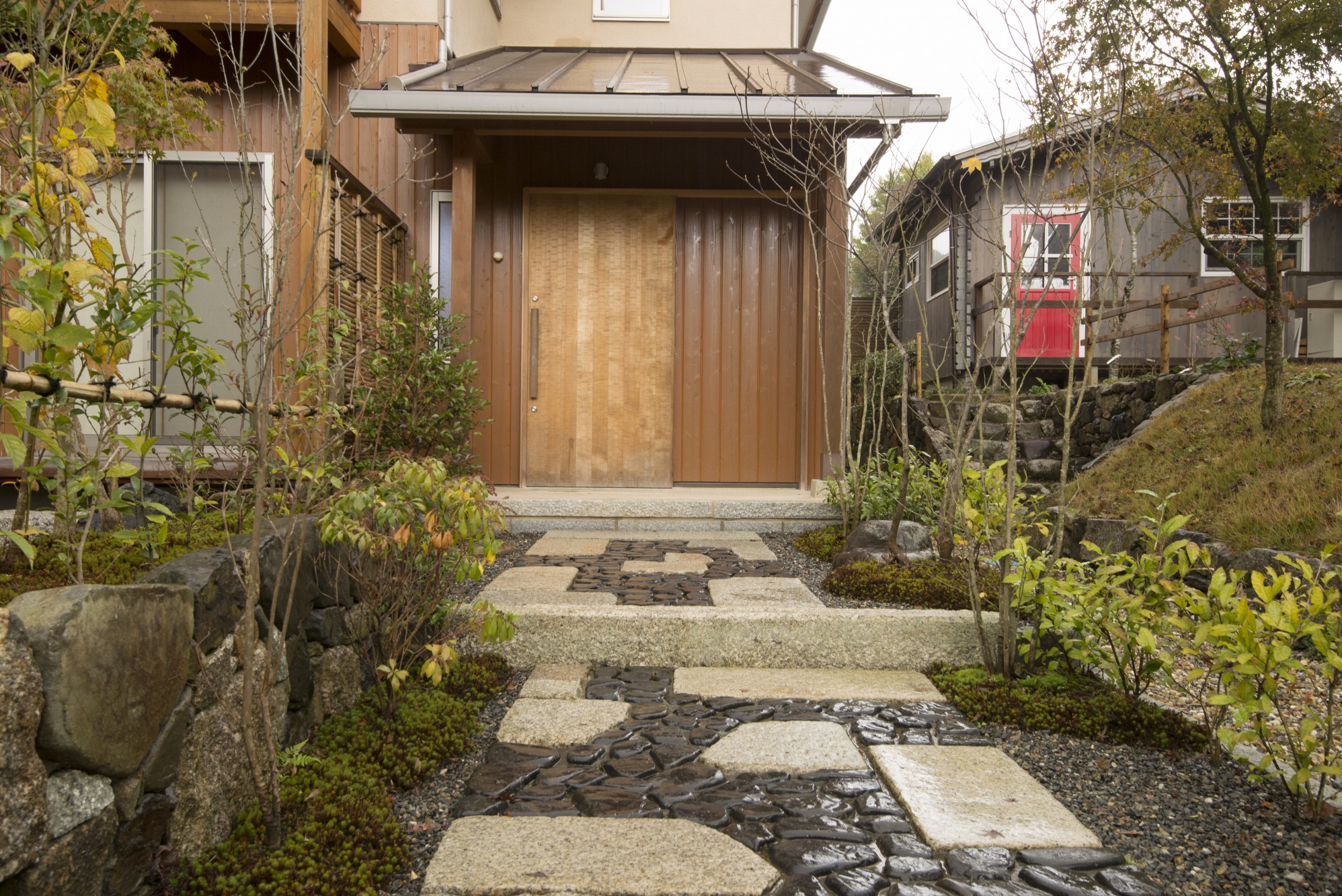 玄関アプローチ