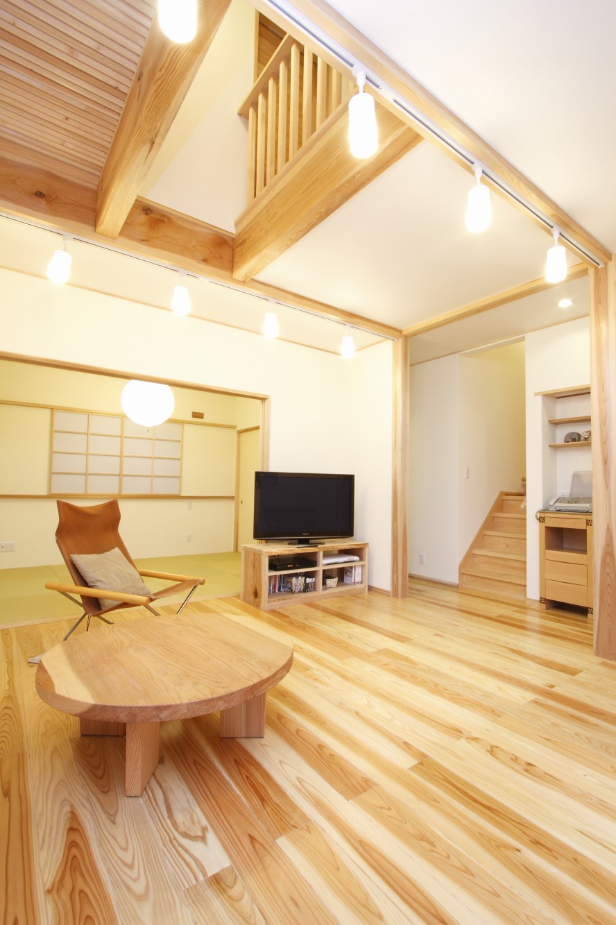 リビング、和室