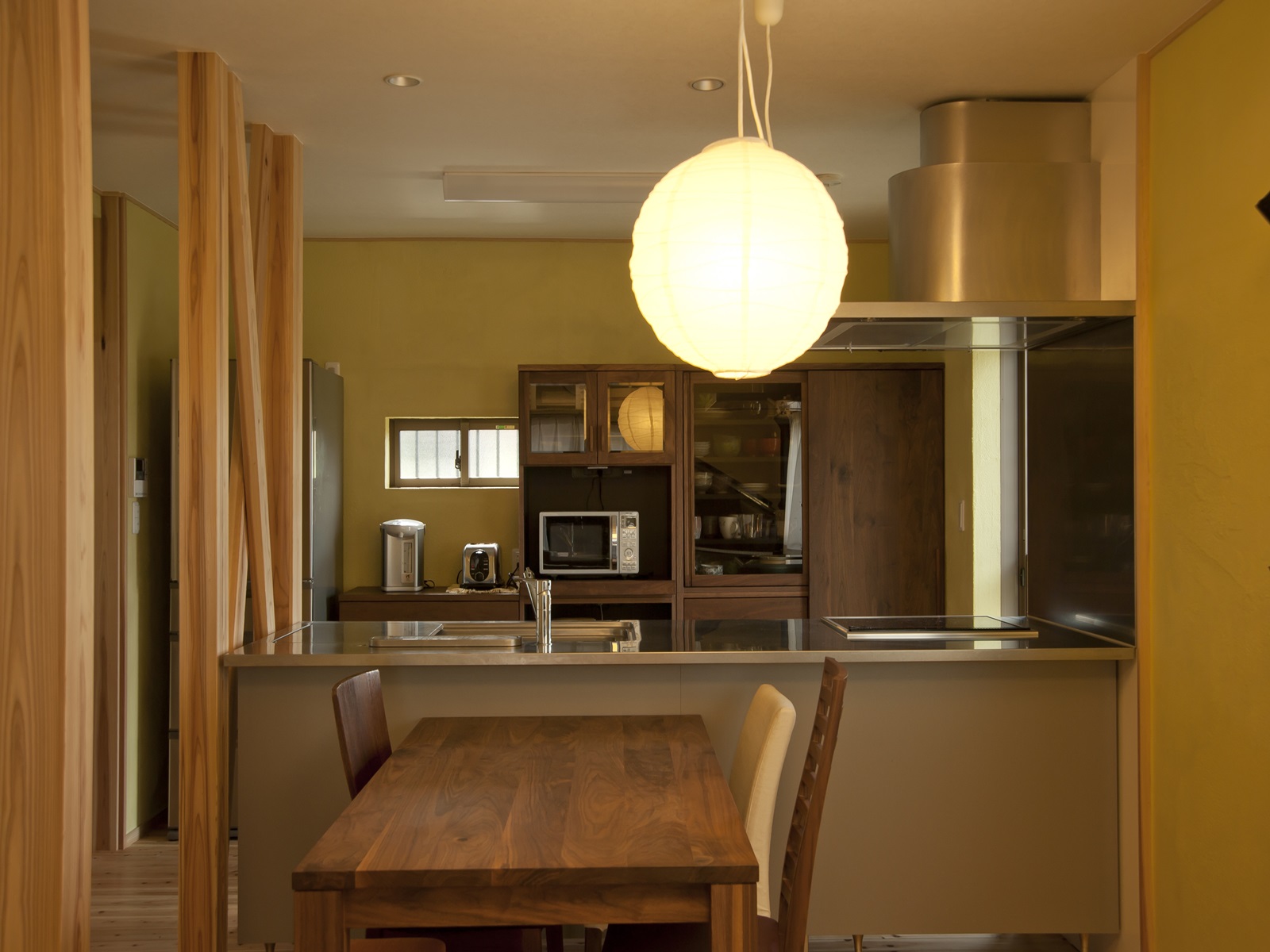 ダイニングから